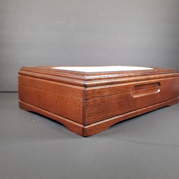 Vintage Mahogany Wood Jewelry Box Women’s Keepsake Box - Picture 9 of 9